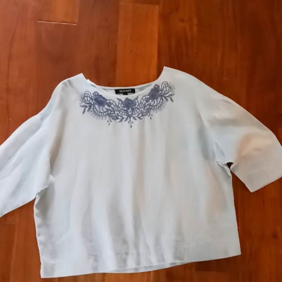 ELLEN TRACY Embroidered Linen Top - Picture 8 of 8